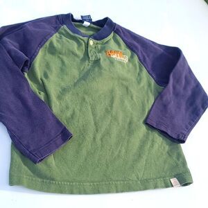 3/10$ Oshkosh green & navy blue longs sleeve shirt